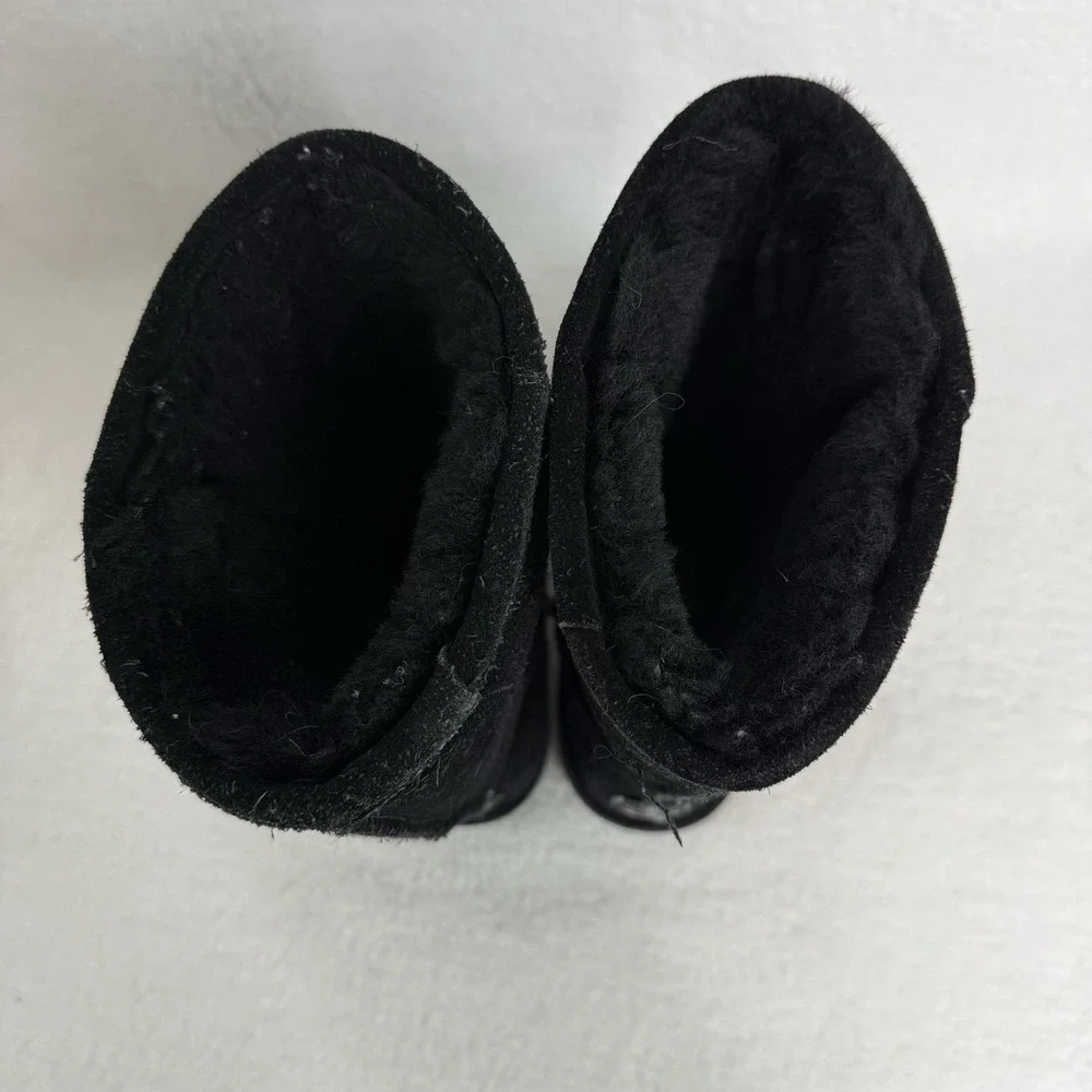 BearPaw short regarding holes